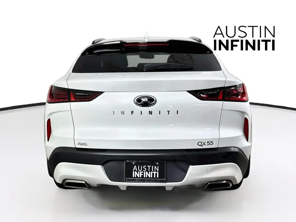 Certified Used 2025 White INFINITI LUXE image 9