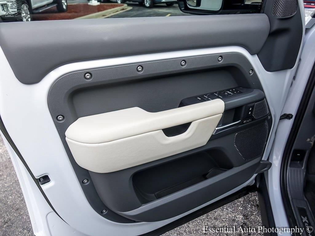 2023 LAND ROVER DEFENDER - Image 22