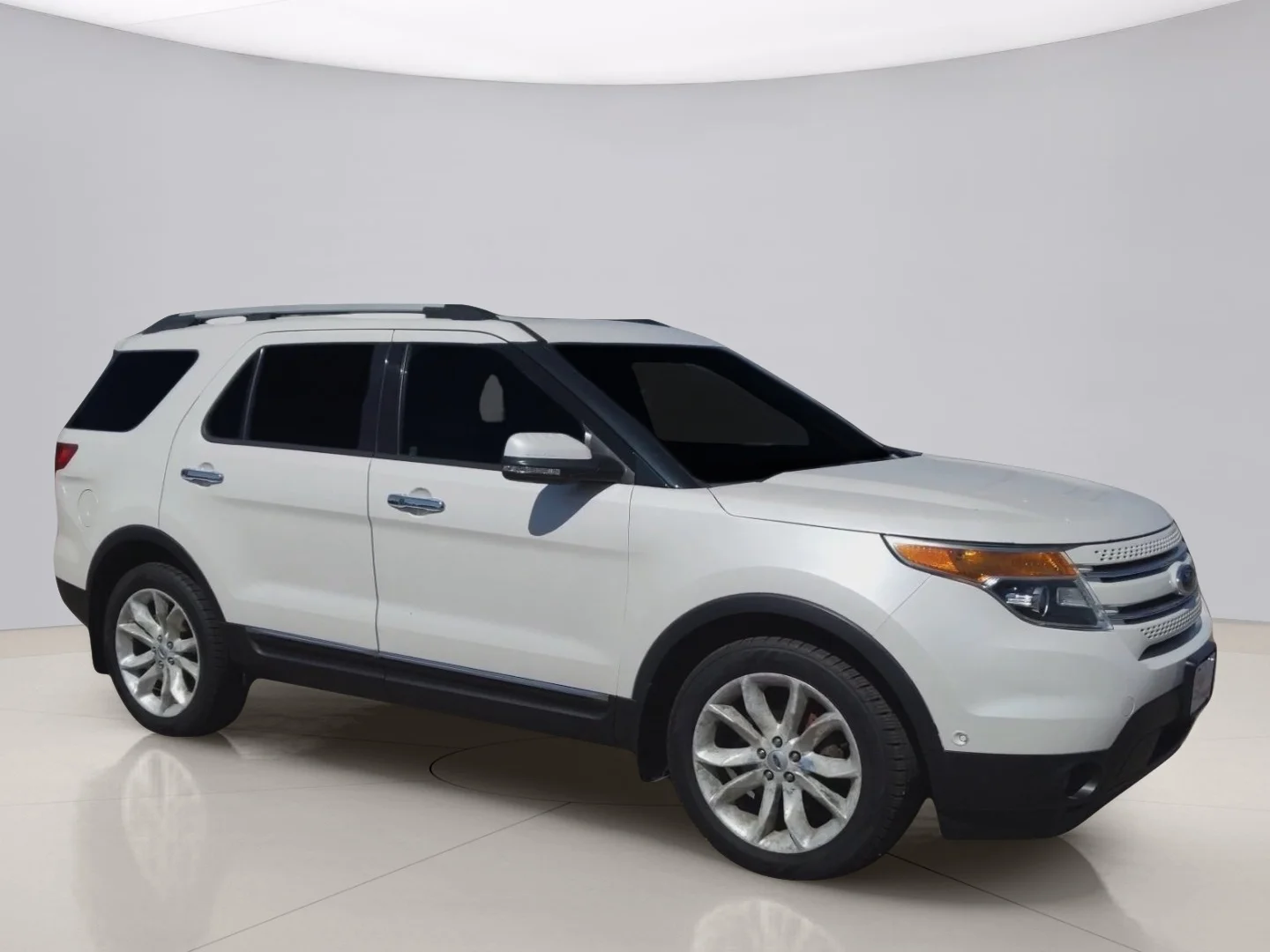 Used 2013 White Ford LIMITED image 7