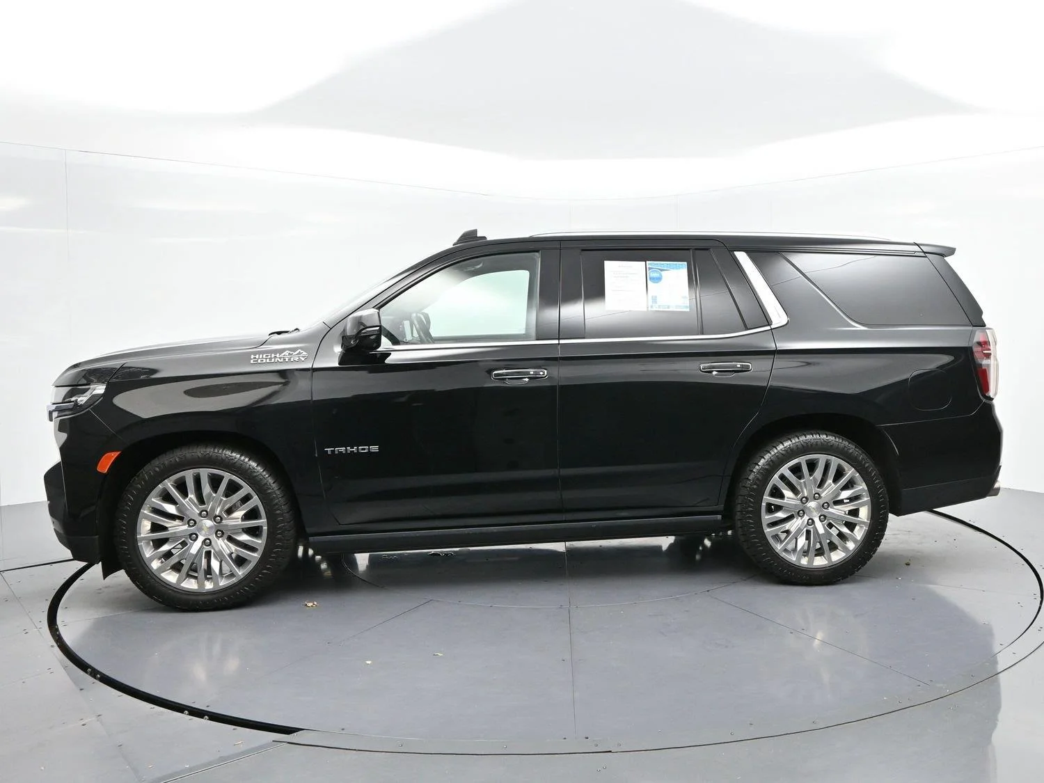 Used 2022 Black Chevrolet High Country image 4