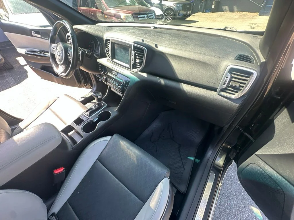 Used 2019 Red Kia EX image 32