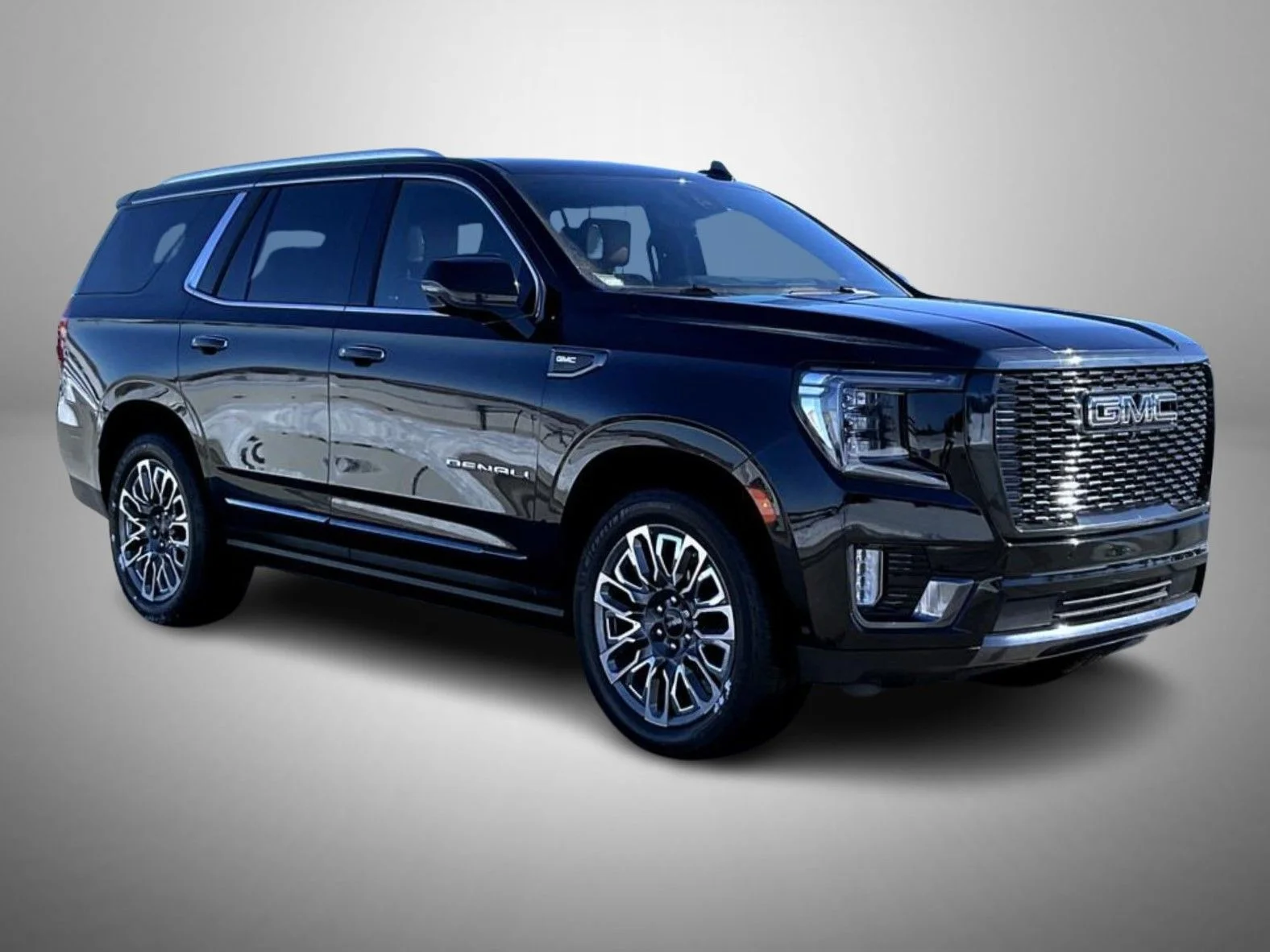 Used 2023 Black GMC Denali Ultimate image 3