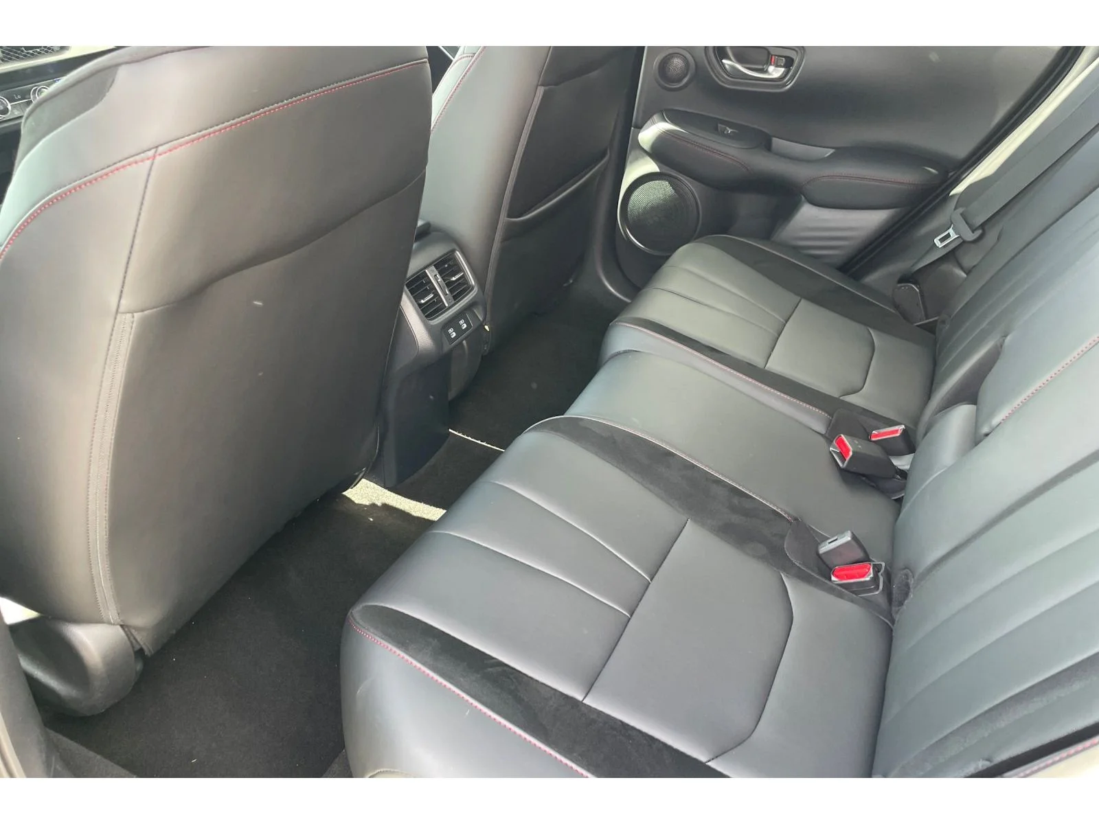 Used 2025 Solar Silver Metallic Acura w/A-Spec Package image 13
