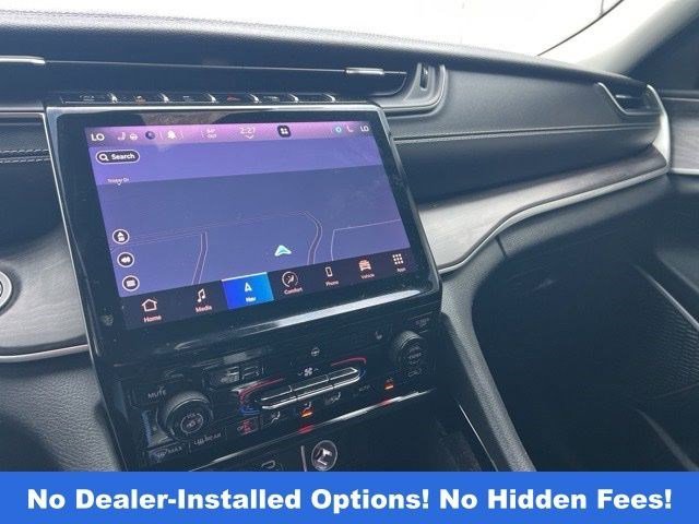 Used 2021 Diamond Black Crystal Pearlcoat Jeep Limited image 6