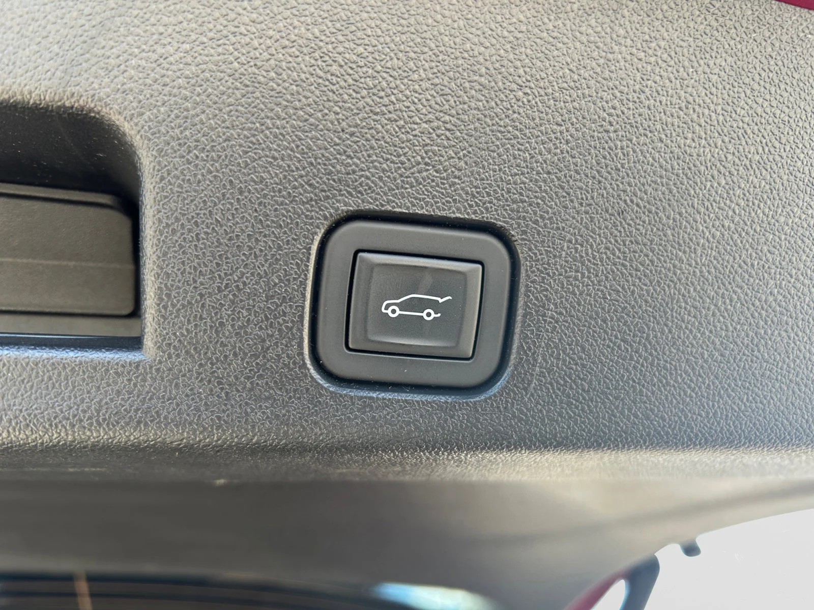 Used 2025 Red GMC AT4 AWD image 11
