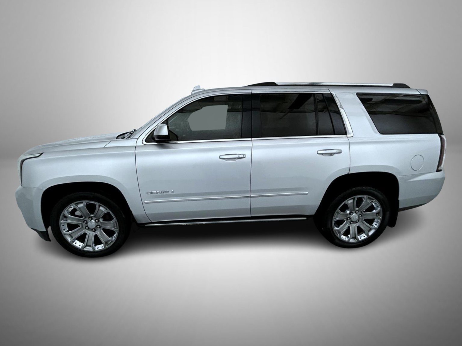 Used 2016 Silver GMC Denali image 8