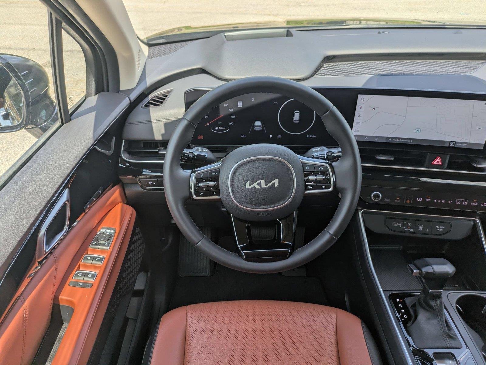 Used 2025 Aurora Black Pearl Kia SX Prestige image 28