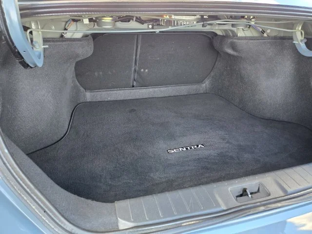 Used 2025 Gray Nissan SR image 17