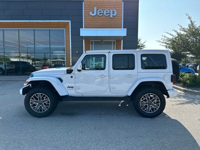 Used 2022 White Jeep Unlimited Sahara 4xe image 10
