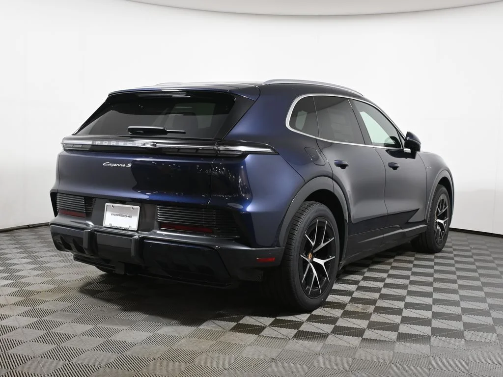 2026 Porsche Cayenne S - Photo 7