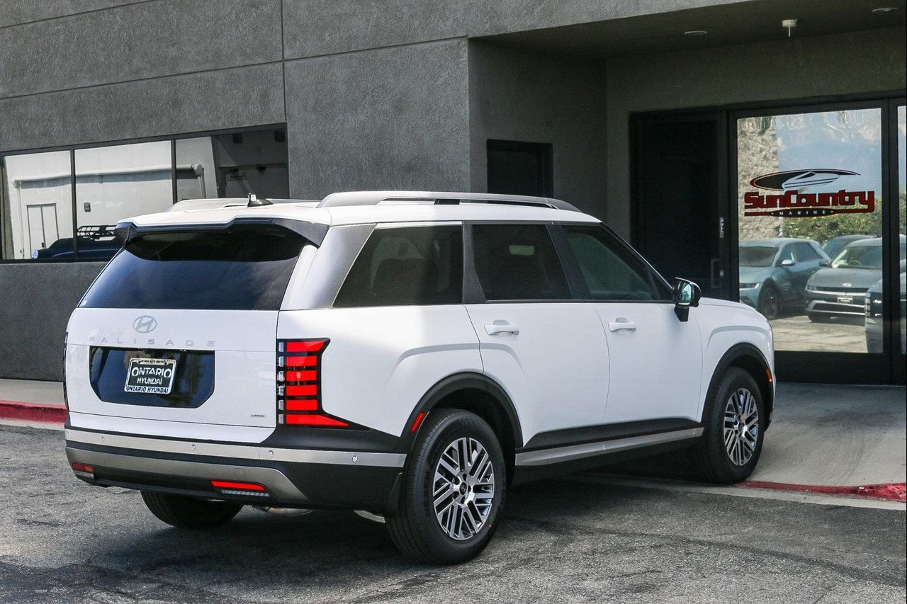 New 2026 White Hyundai SEL Premium image 8