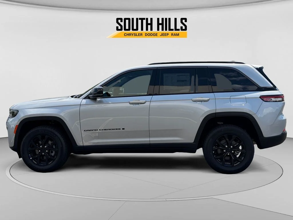 New 2026 Silver Zynith Jeep Altitude image 2