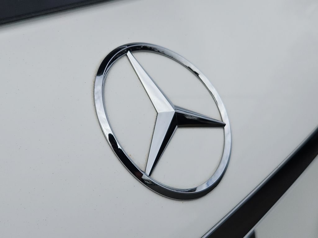 Used 2025 Polar White Mercedes-Benz GLE 450e image 31