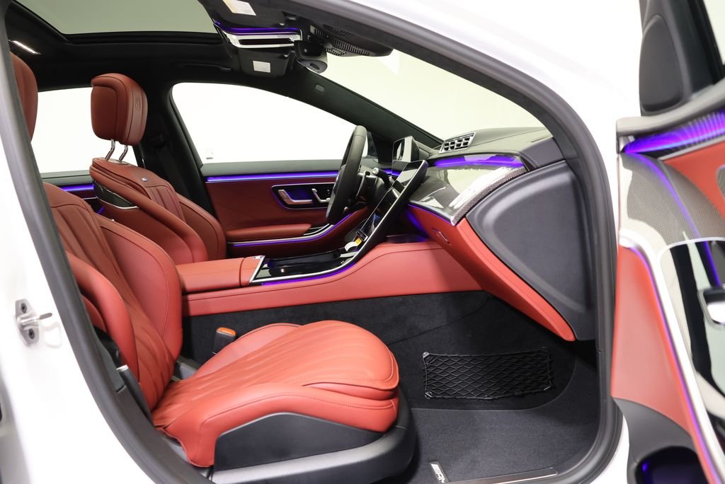 New 2026 MANUFAKTUR Moonlight White Metallic Mercedes-Benz S 63 E AMG® image 49