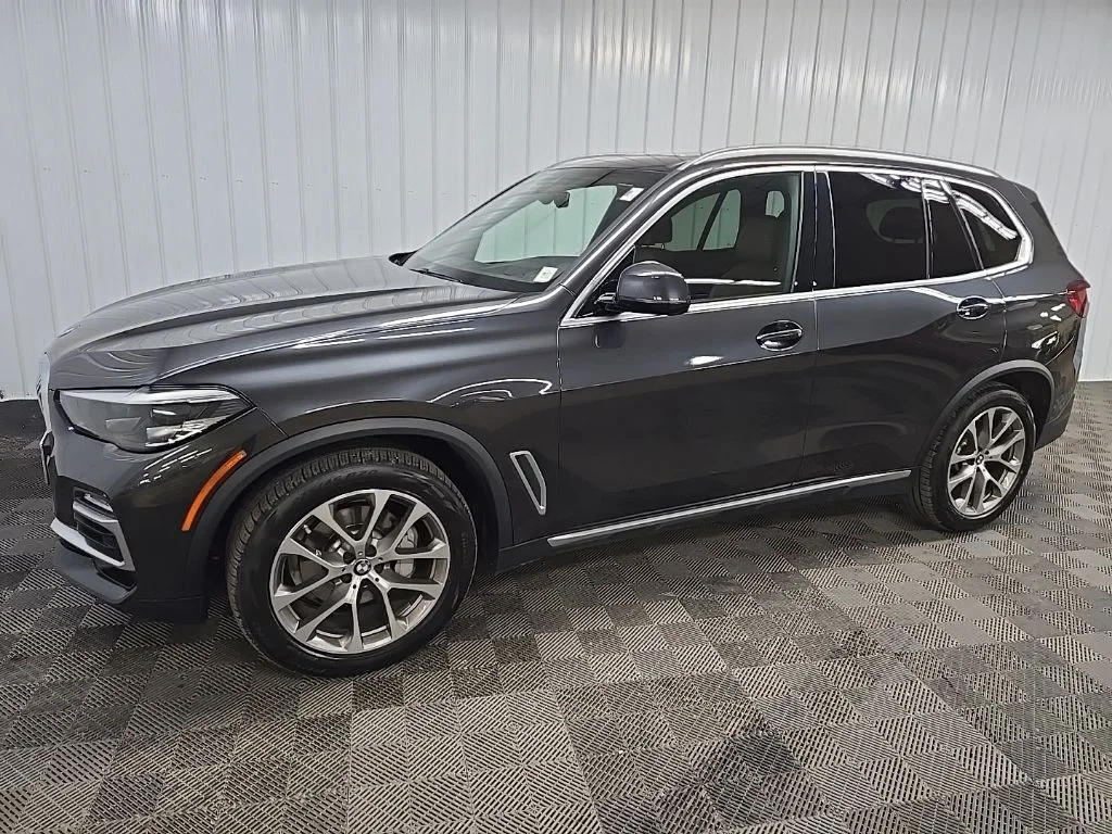 Used 2021 Gray BMW xDrive40i image 6