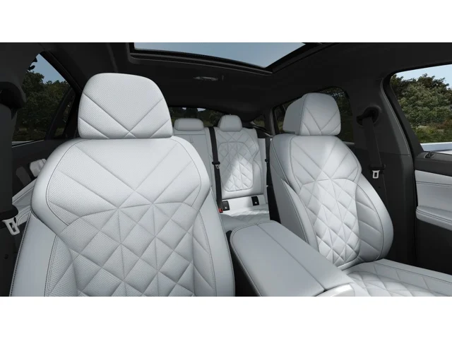 New 2027 Mineral White Metallic BMW  image 11