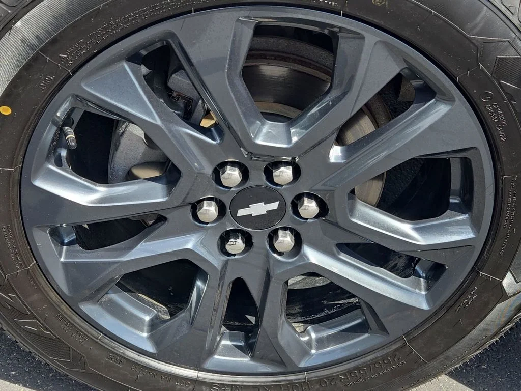 Used 2019 White Chevrolet RS image 49