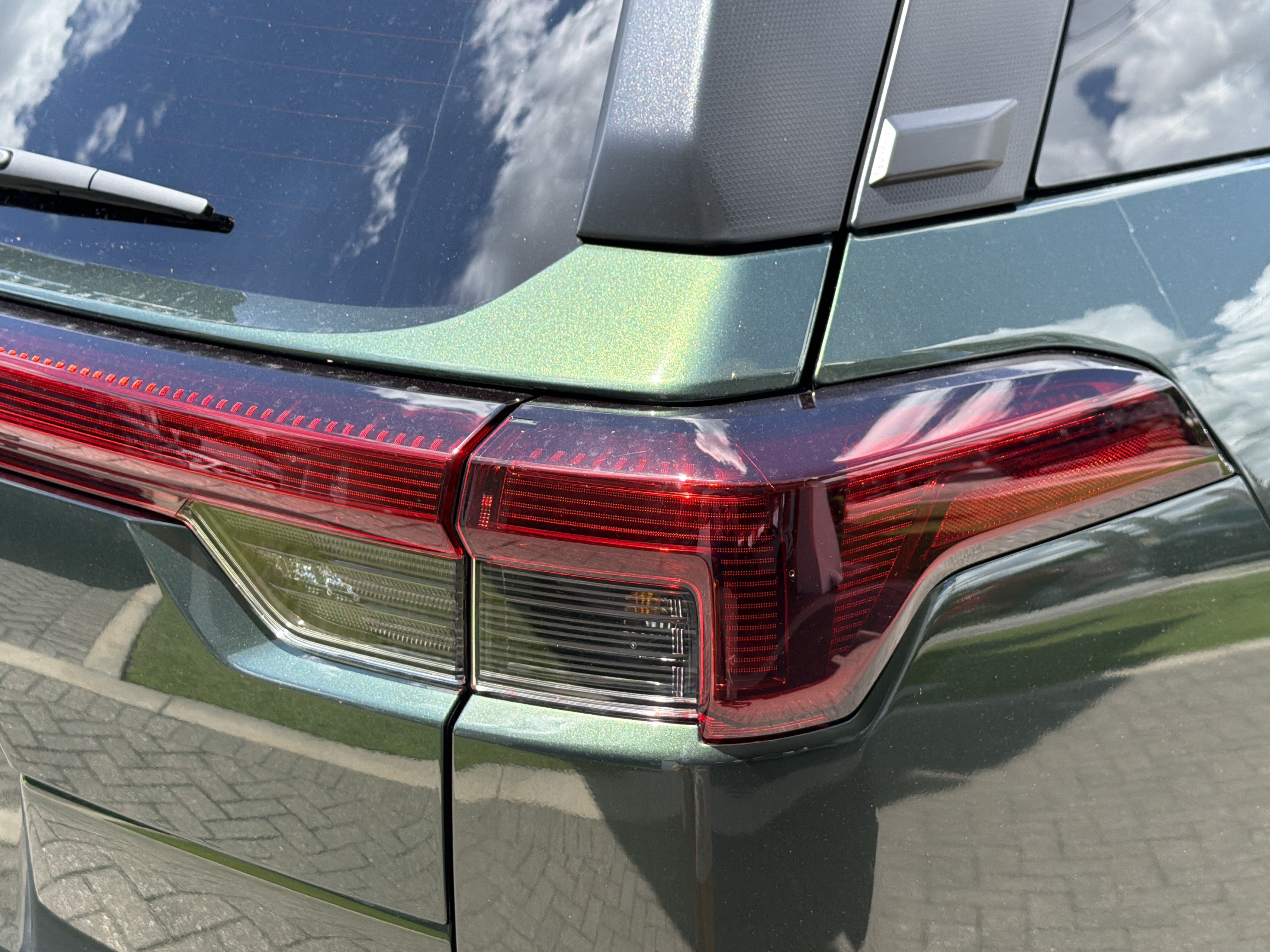 New 2026 DEEP EMERALD GREEN PEARL Subaru Limited image 9