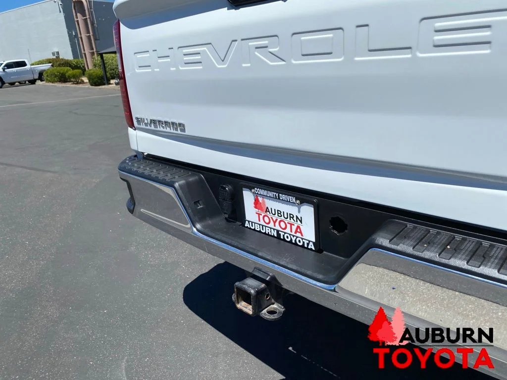 Used 2024 White Chevrolet LT image 9