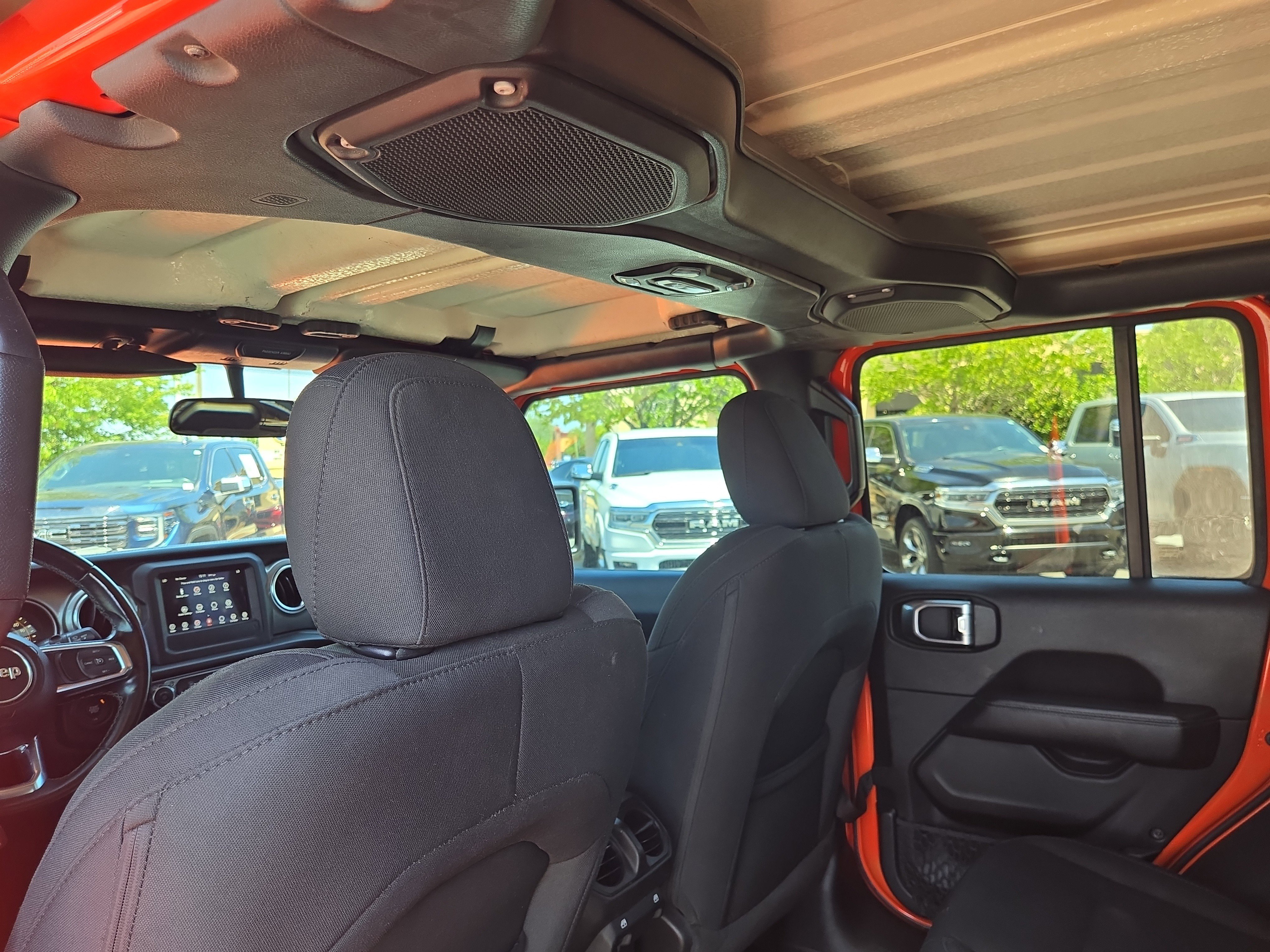 Used 2020 Punkn Metallic Clearcoat Jeep Sahara image 15