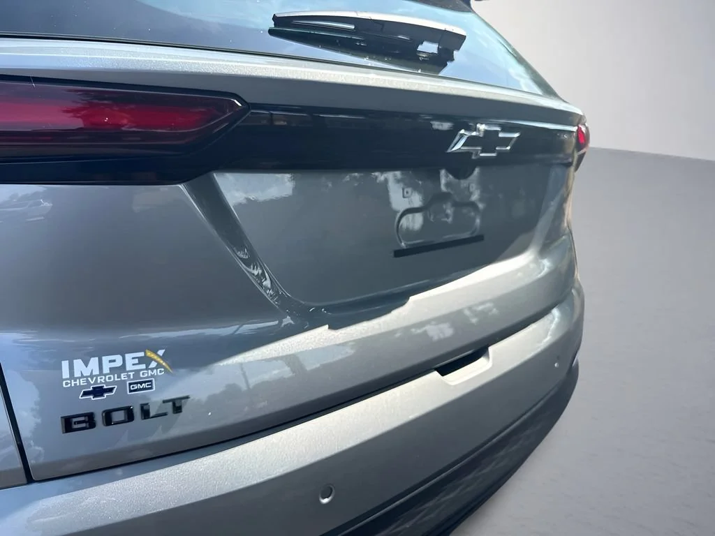 Used 2027 Sterling Grey Metallic Chevrolet LT image 32