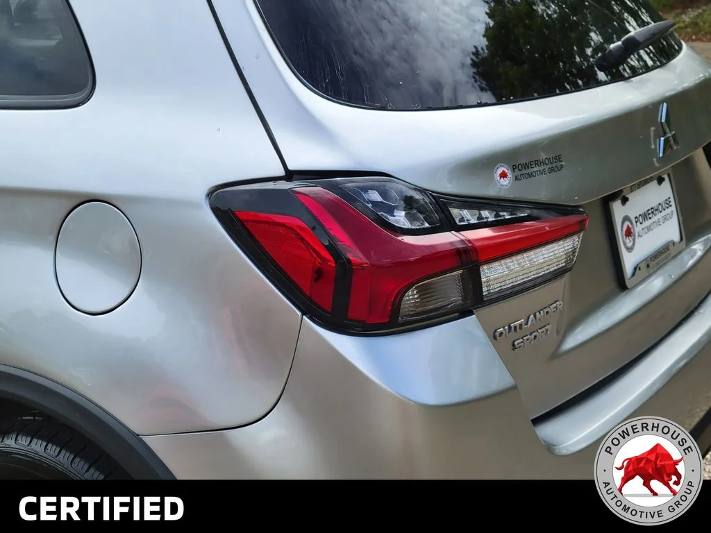 Used 2024  Mitsubishi  image 13