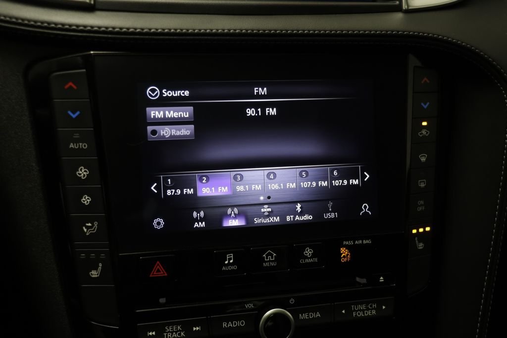 Used 2021 Black Obsidian INFINITI LUXE image 10