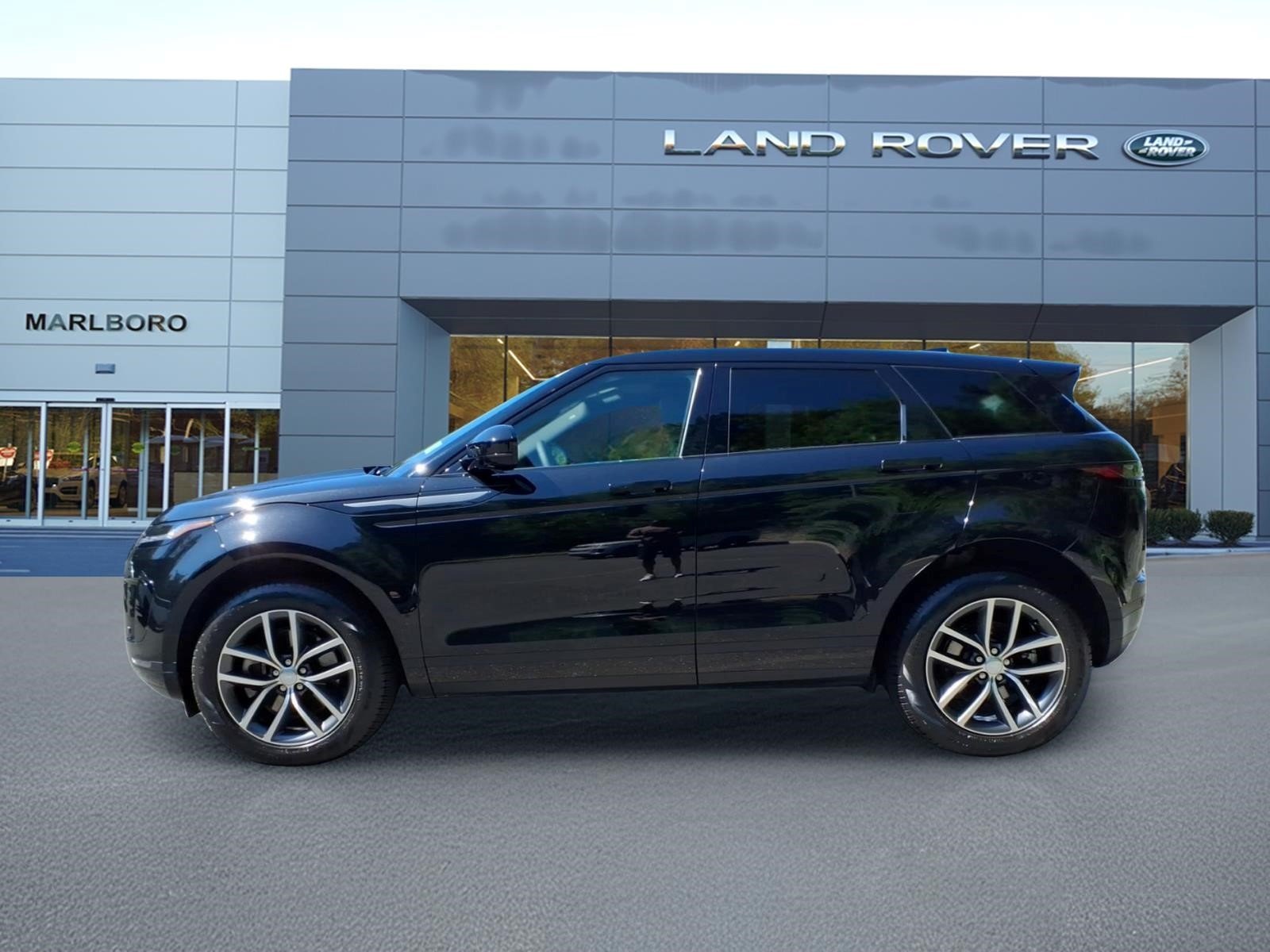Certified Used 2026 Santorini Black Metallic 1ag Land Rover S image 6