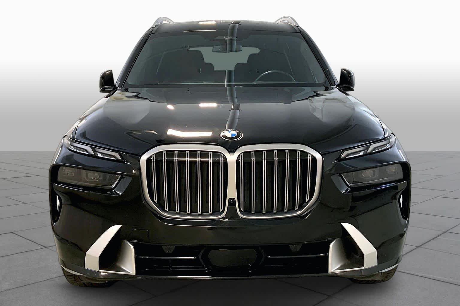 Used 2025 Black Sapphire Metallic BMW xDrive40i image 3