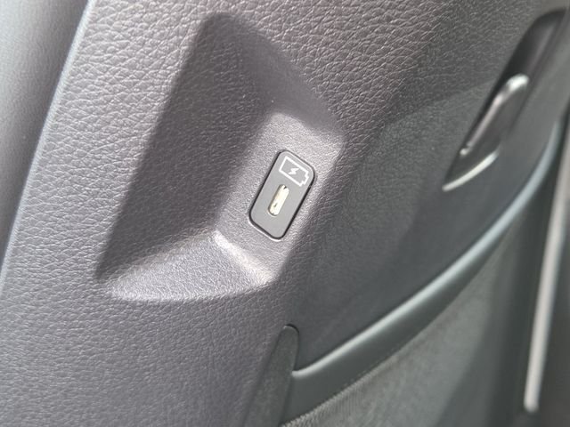 New 2027 White Kia LXS image 12
