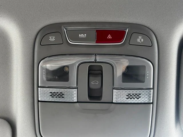 Used 2025 Silver Kia S image 22