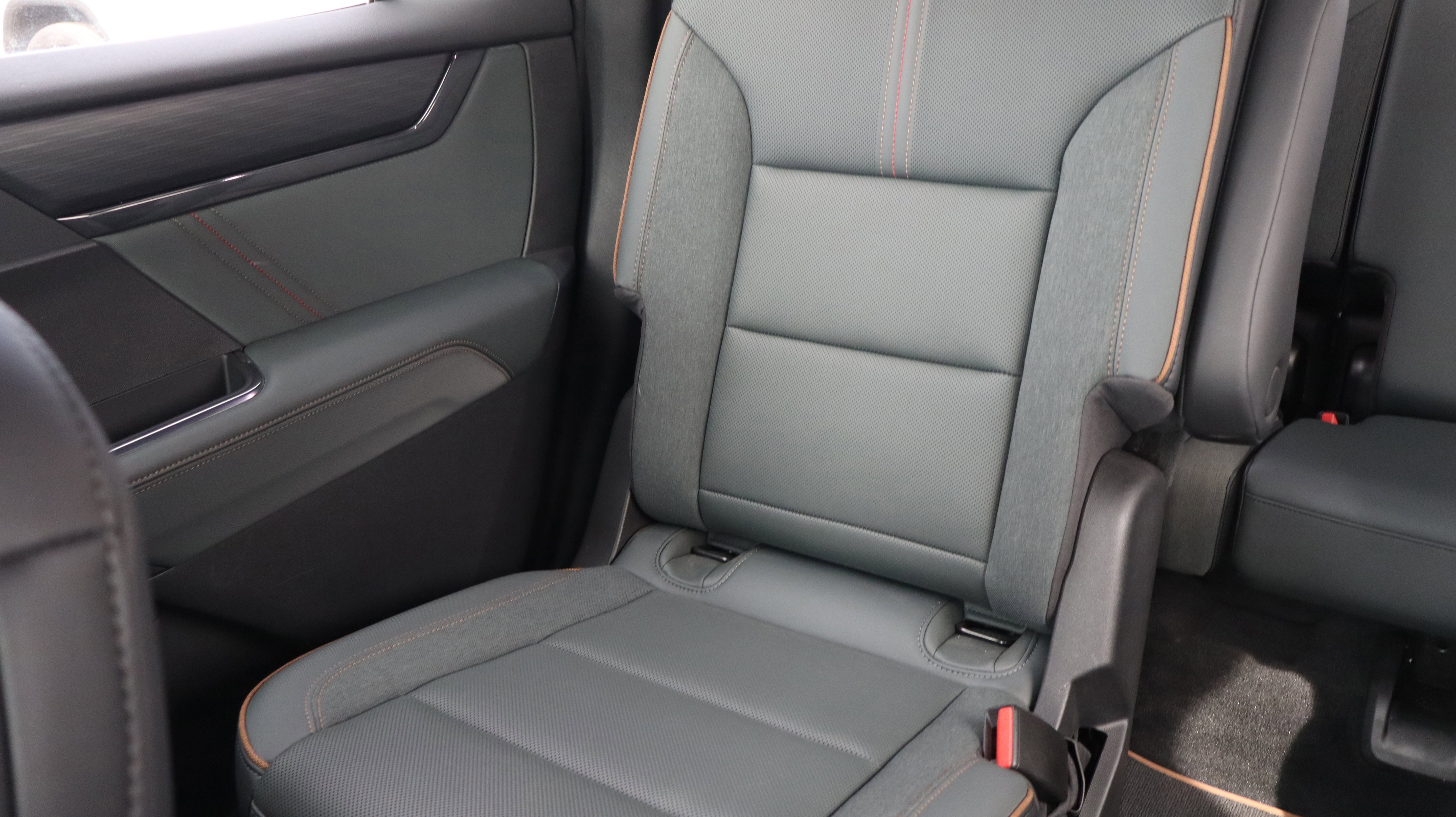 2024 GMC Acadia AT4 - Photo 14