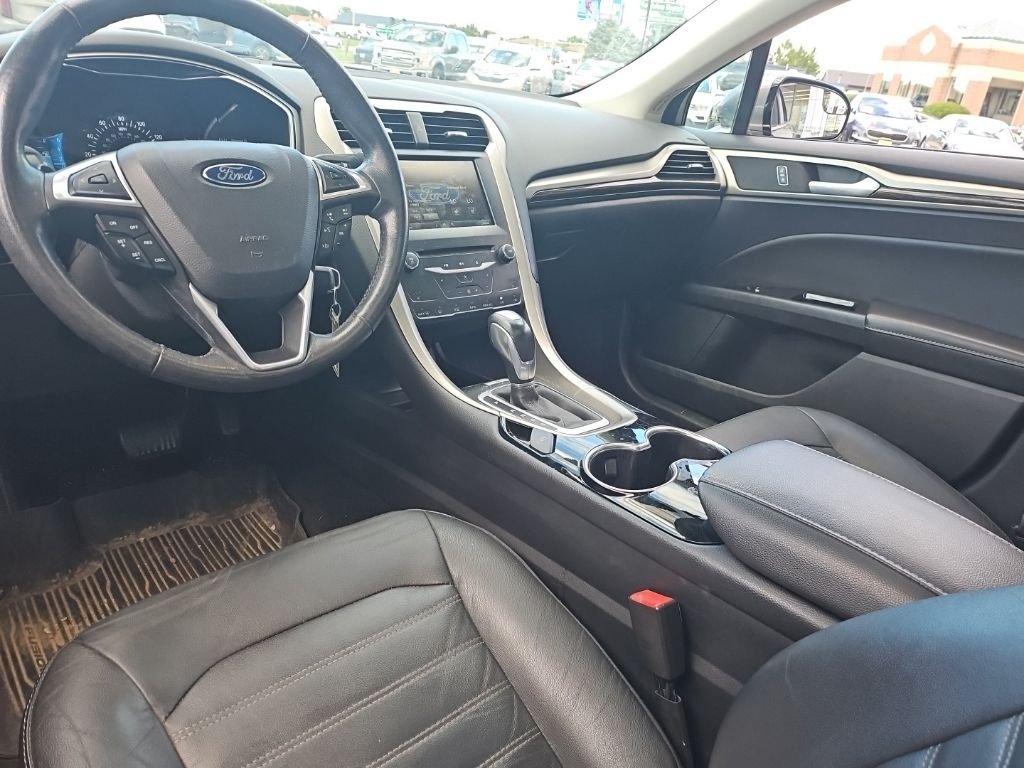Used 2014  Ford SE image 26