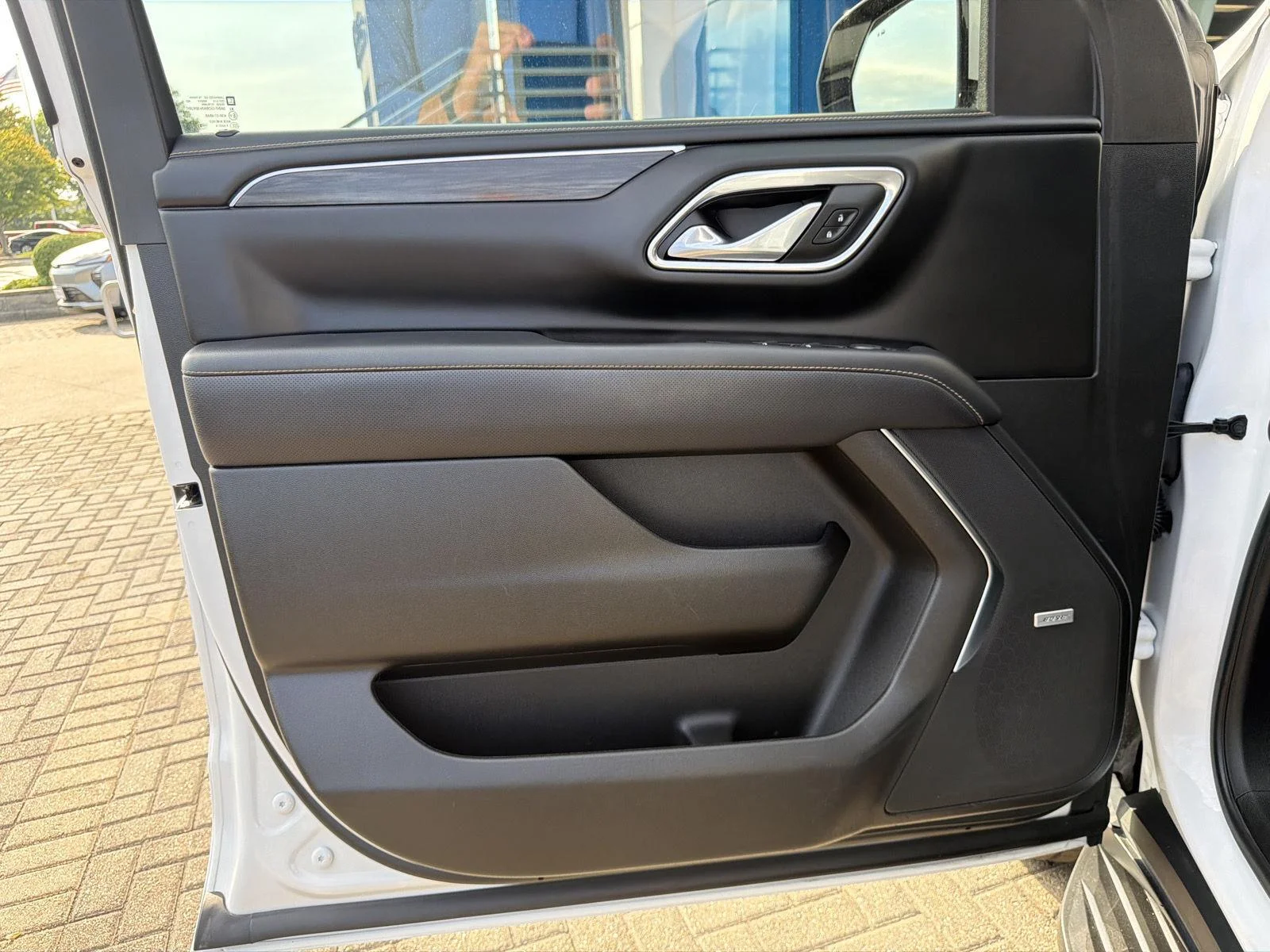 Used 2023 Summit White GMC SLT image 13