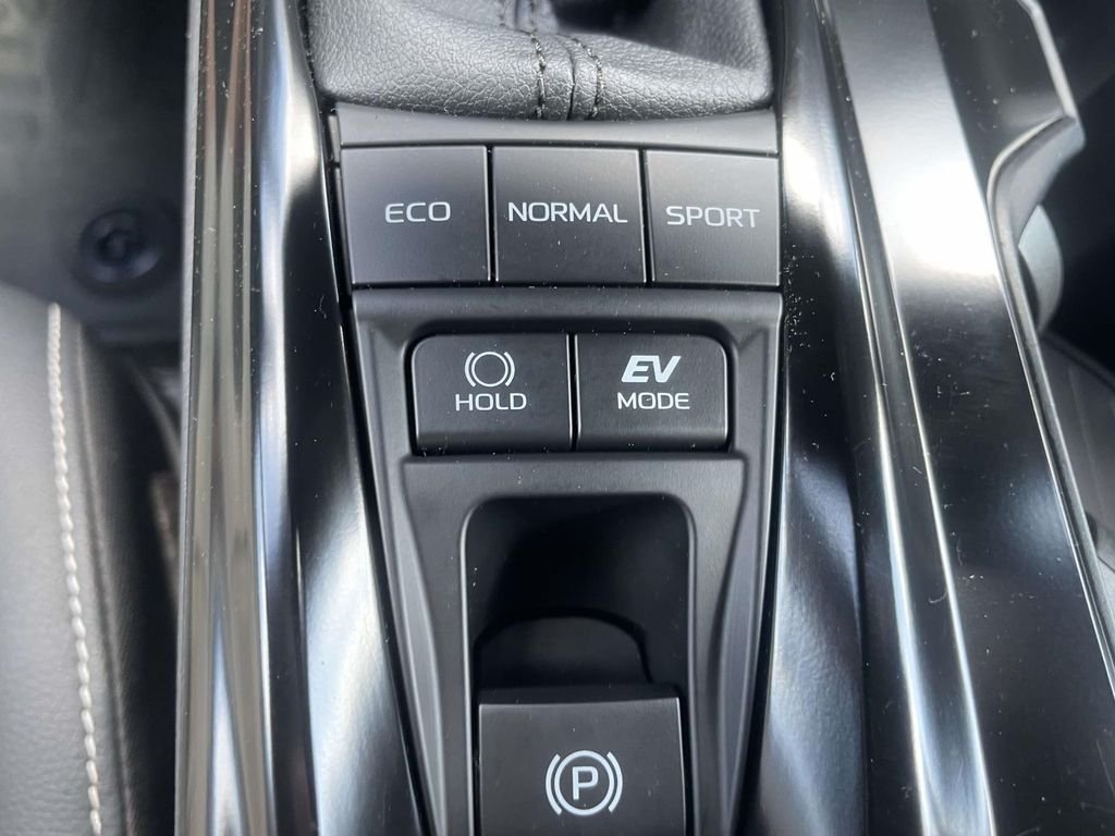 Used 2025  Toyota SE image 28