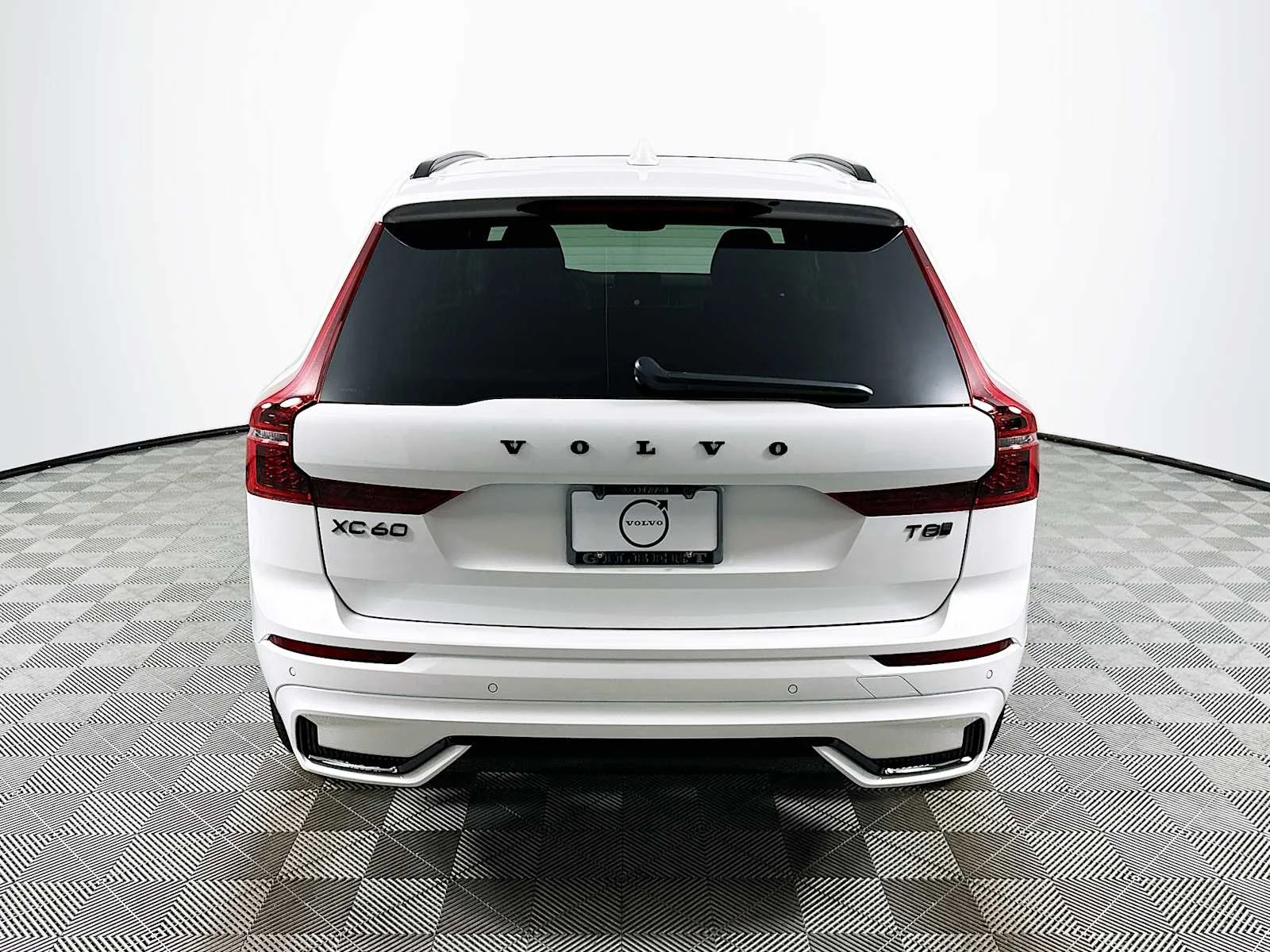 New 2026 Crystal White Volvo Ultra image 6
