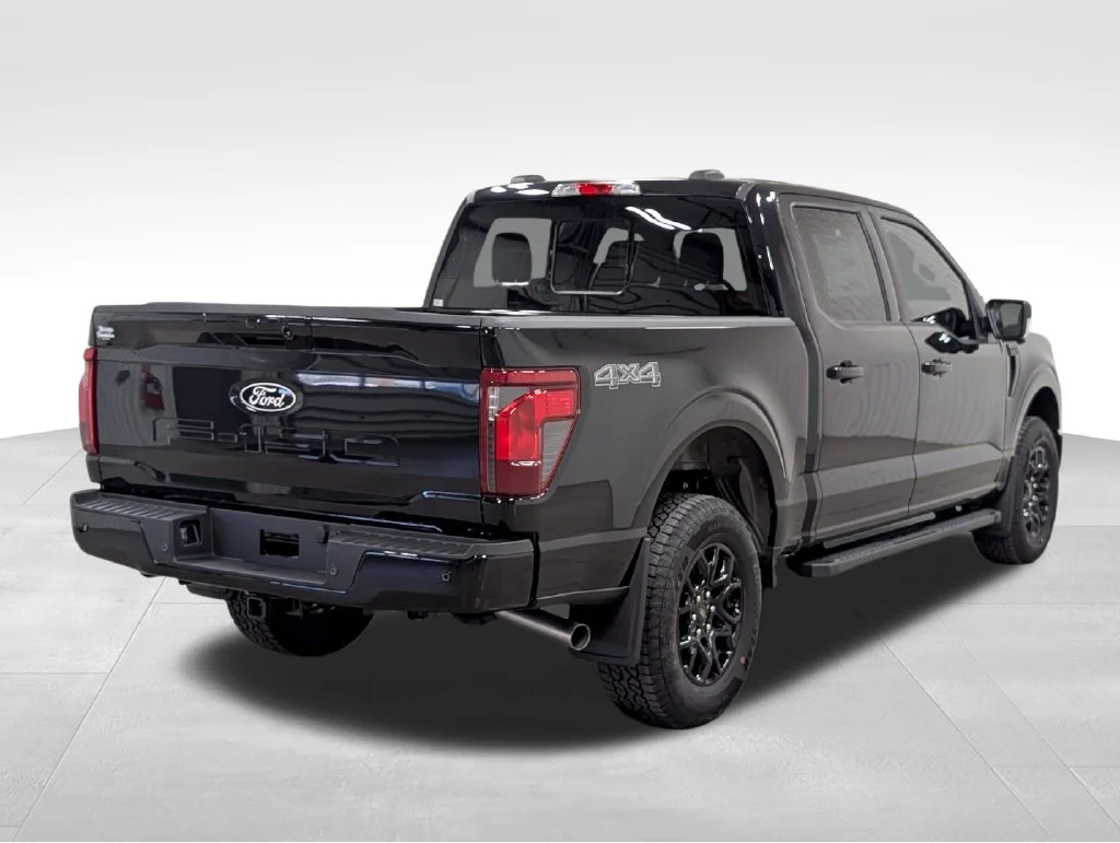 New 2026 Agate Black Metallic Ford XLT image 24