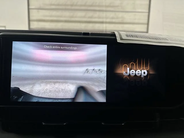 New 2026 Granite Crystal Metallic Clear-Coat Exterior Paint Jeep Sahara image 23