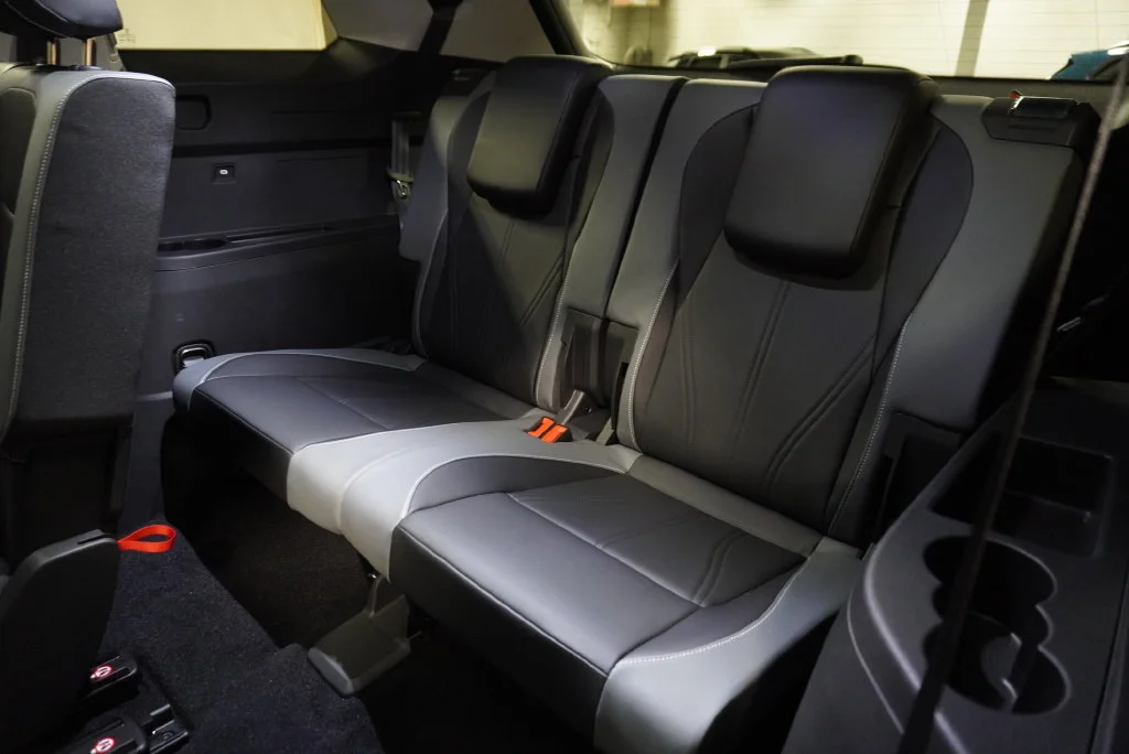 New 2027 Deep Black Volkswagen SE w/Technology image 12