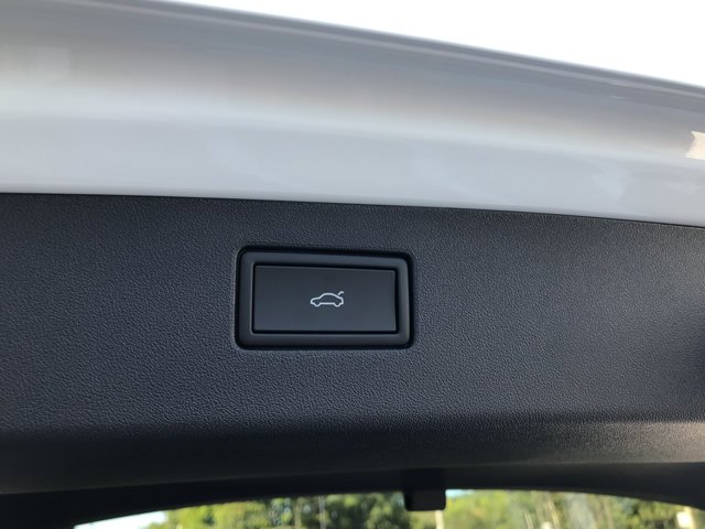 New 2026 Pure White Volkswagen SE image 25