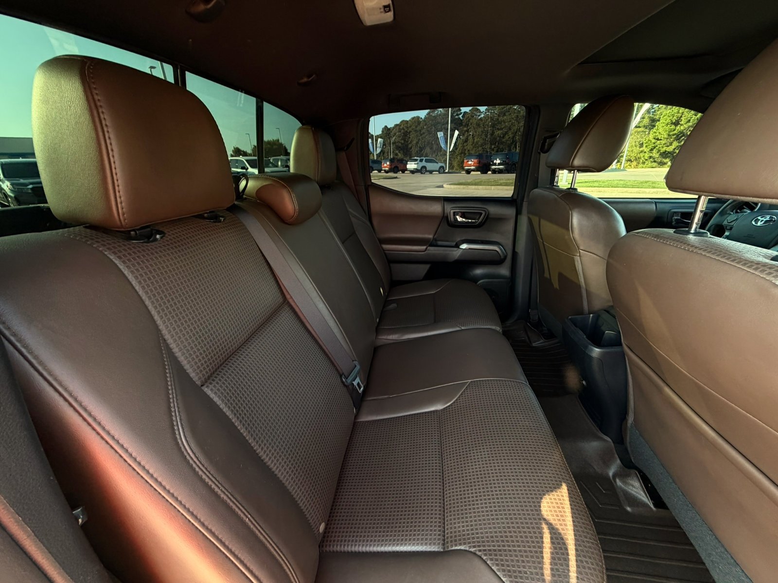 Used 2017 Blazing Blue Pearl Toyota Limited image 31