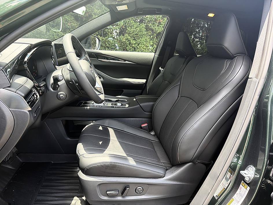 New 2027 Deep Emerald INFINITI SPORT image 14