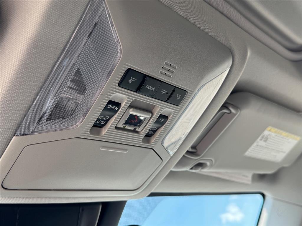Used 2023 SILVER SKY METALLIC Toyota XLE Premium image 26