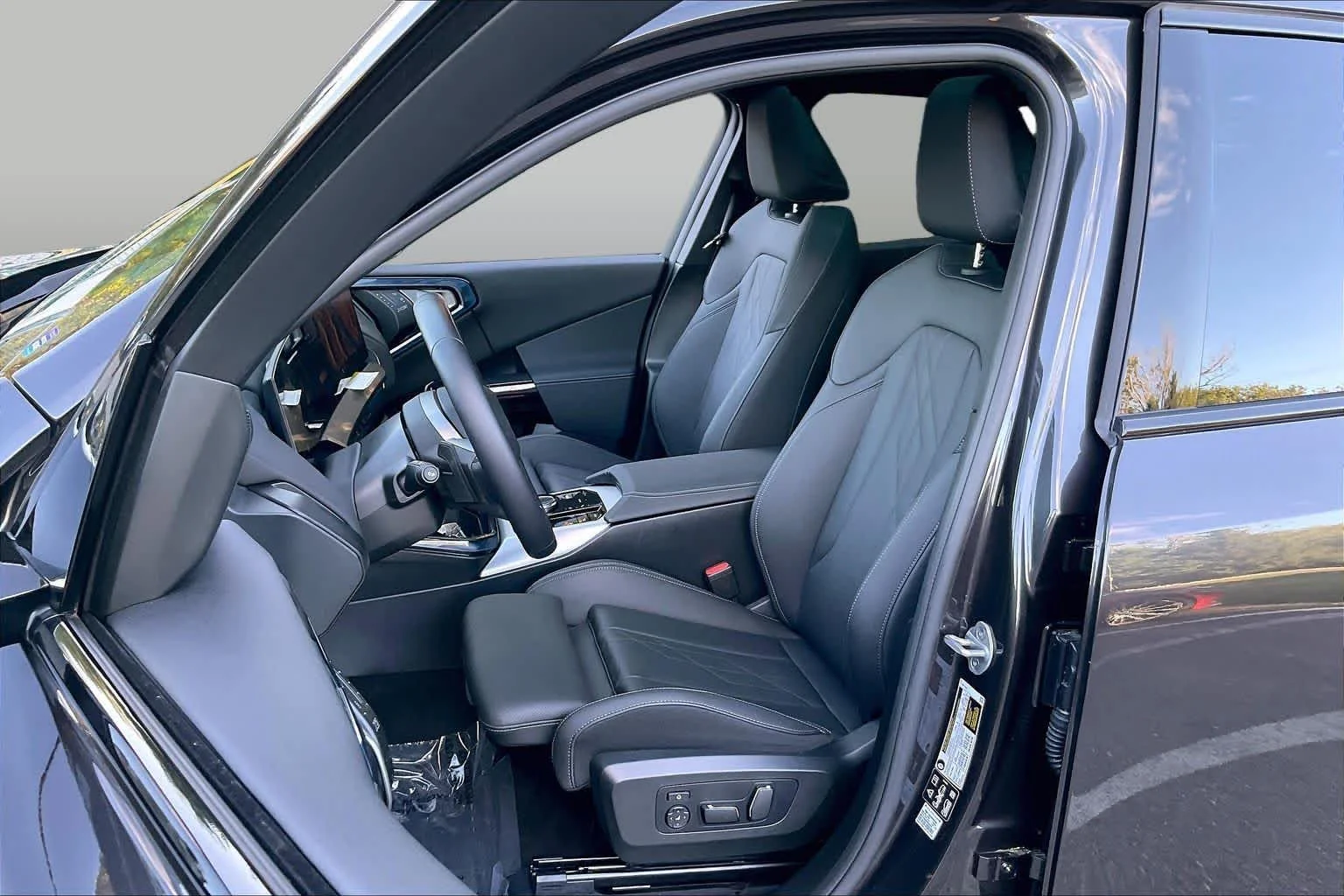 New 2026 Dark Graphite Metallic BMW 30 xDrive image 9