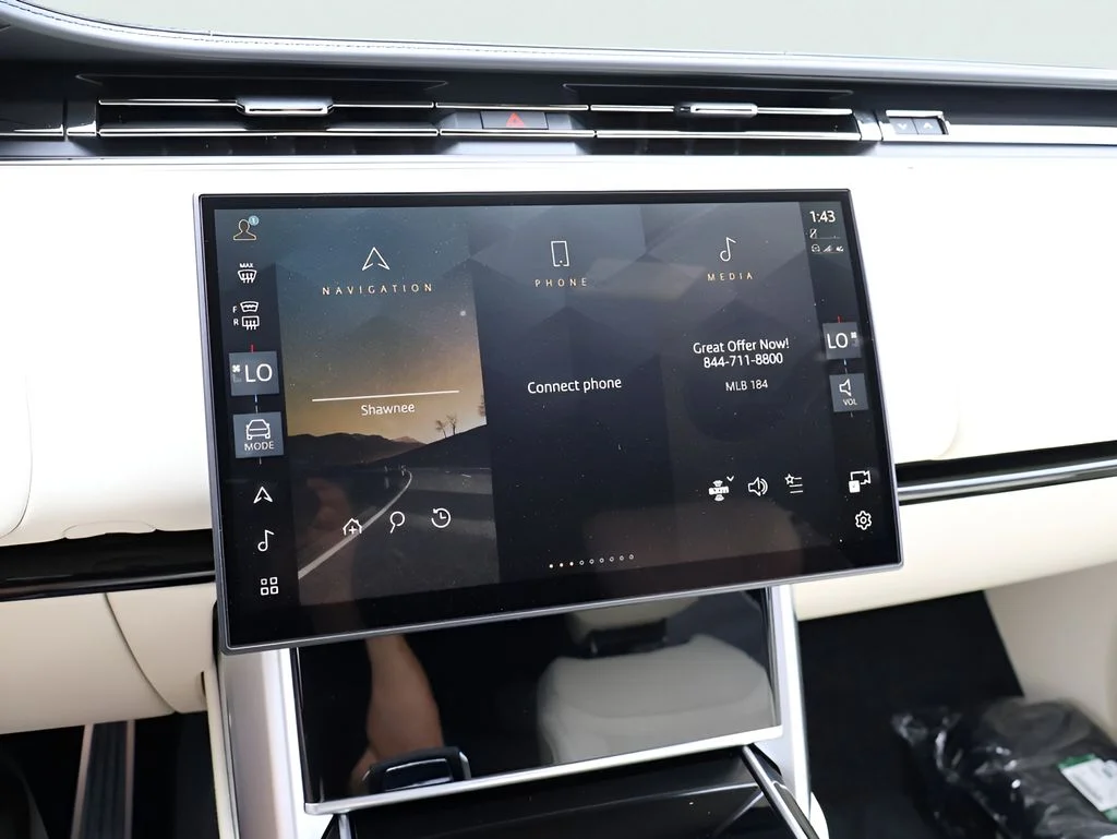 New 2026 Ostuni Pearl Wht Prem Met Land Rover Autobiography image 22