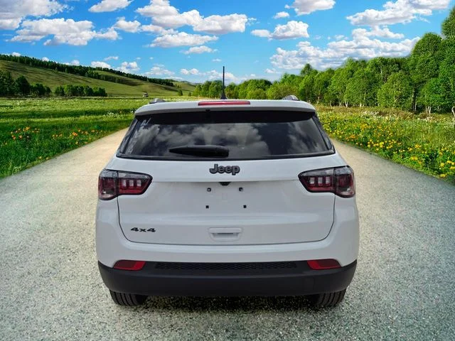 New 2026 Bright White Clear-Coat Exterior Paint Jeep Latitude image 5