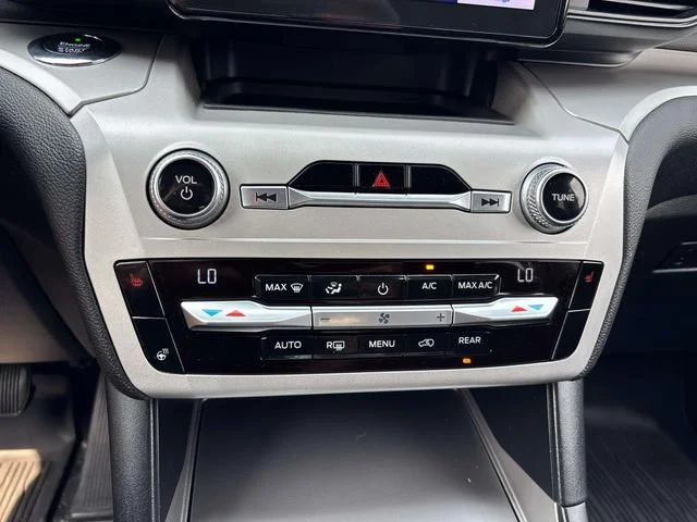 Used 2020 Silver Ford XLT image 34