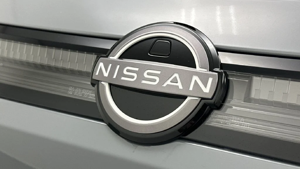 New 2027 Gray Nissan Platinum image 19
