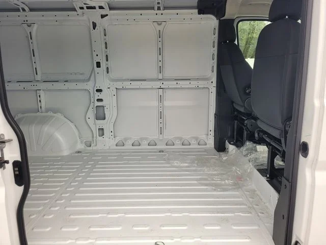 New 2026 Bright White Clear-Coat Exterior Paint RAM Low Roof image 10