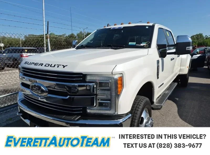 Used 2019 White Platinum Metallic Tri-Coat Ford LARIAT image 1